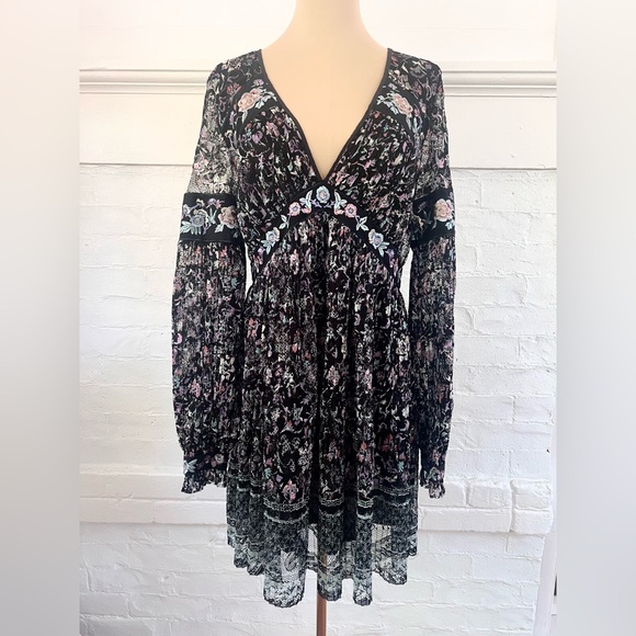 Free People Cherry Blossom Mini Dress Black Embroidered Pastel Floral Lace - Picture 1 of 15